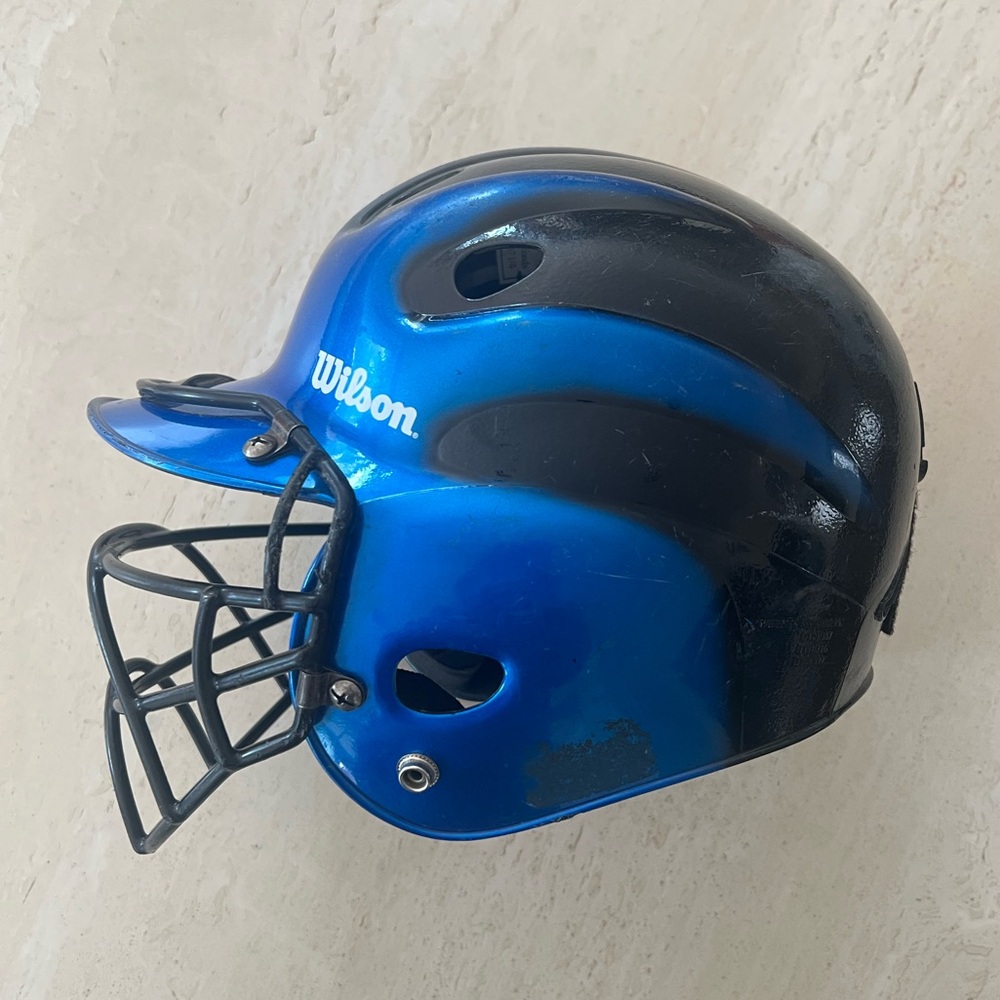 WilsonTwo Tone Baseball/Sodtball Helmet - youth size 6 1/8 - 7 1/4 WTA5225